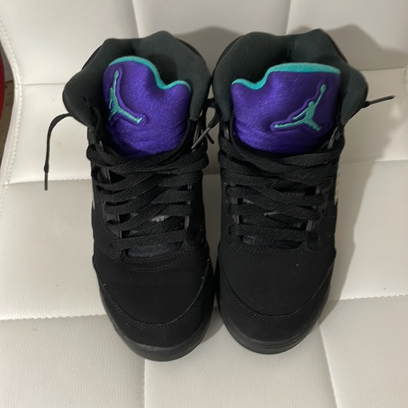 Jordan 5 GS Top 3 Black Fire Red Grape Size 6Y - Picture 2 of 13